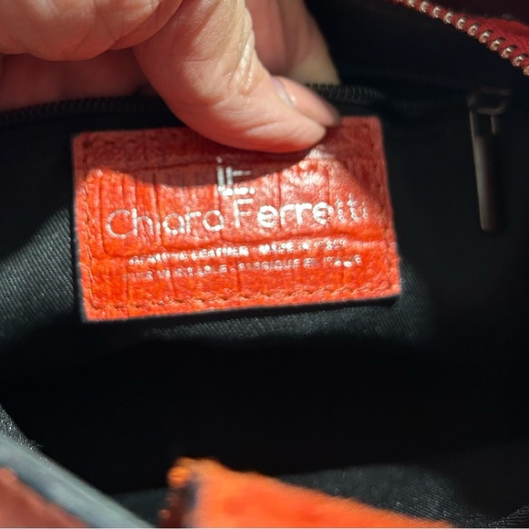 Chiara Ferretti Red Croc Embossed leather bag - Picture 3 of 12